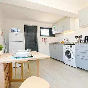 https://a62-cul-de-sac-apartment-in-lagos.hotelaalgarve.com
